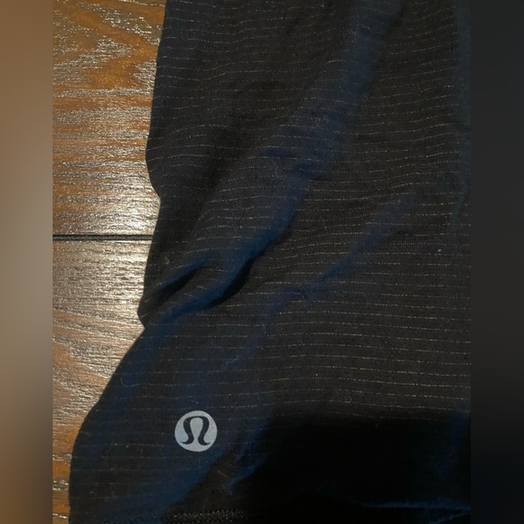 Women’s Lululemon tee shirt - Picture 2 of 4